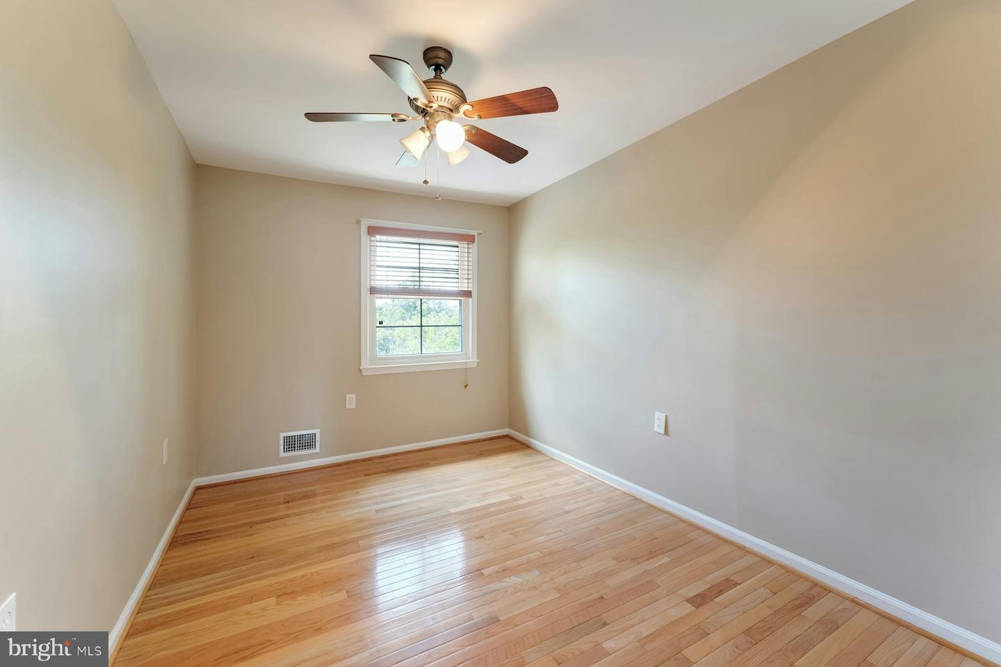 119 DAVIS AVE SW, LEESBURG, Virginia 20175, 4 Bedrooms Bedrooms, ,3 BathroomsBathrooms,Residential,For sale,119 DAVIS AVE SW,VALO2104224 MLS # VALO2104224
