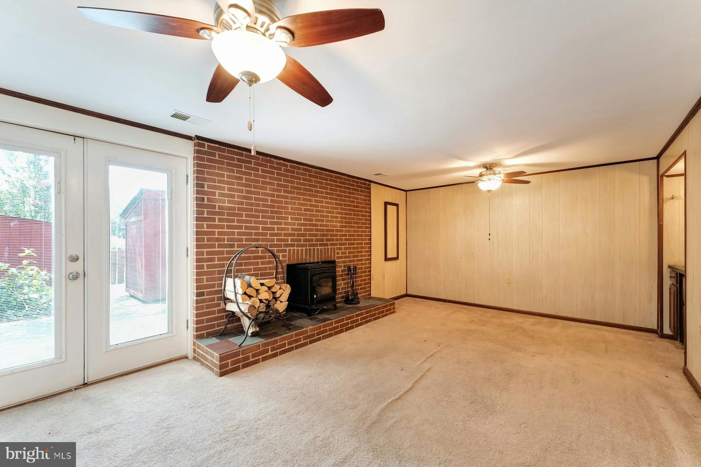 119 DAVIS AVE SW, LEESBURG, Virginia 20175, 4 Bedrooms Bedrooms, ,3 BathroomsBathrooms,Residential,For sale,119 DAVIS AVE SW,VALO2104224 MLS # VALO2104224
