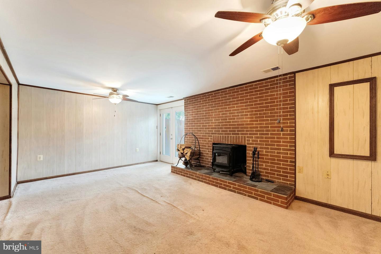119 DAVIS AVE SW, LEESBURG, Virginia 20175, 4 Bedrooms Bedrooms, ,3 BathroomsBathrooms,Residential,For sale,119 DAVIS AVE SW,VALO2104224 MLS # VALO2104224