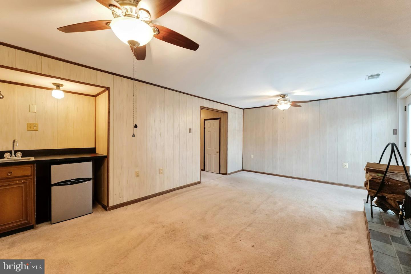 119 DAVIS AVE SW, LEESBURG, Virginia 20175, 4 Bedrooms Bedrooms, ,3 BathroomsBathrooms,Residential,For sale,119 DAVIS AVE SW,VALO2104224 MLS # VALO2104224