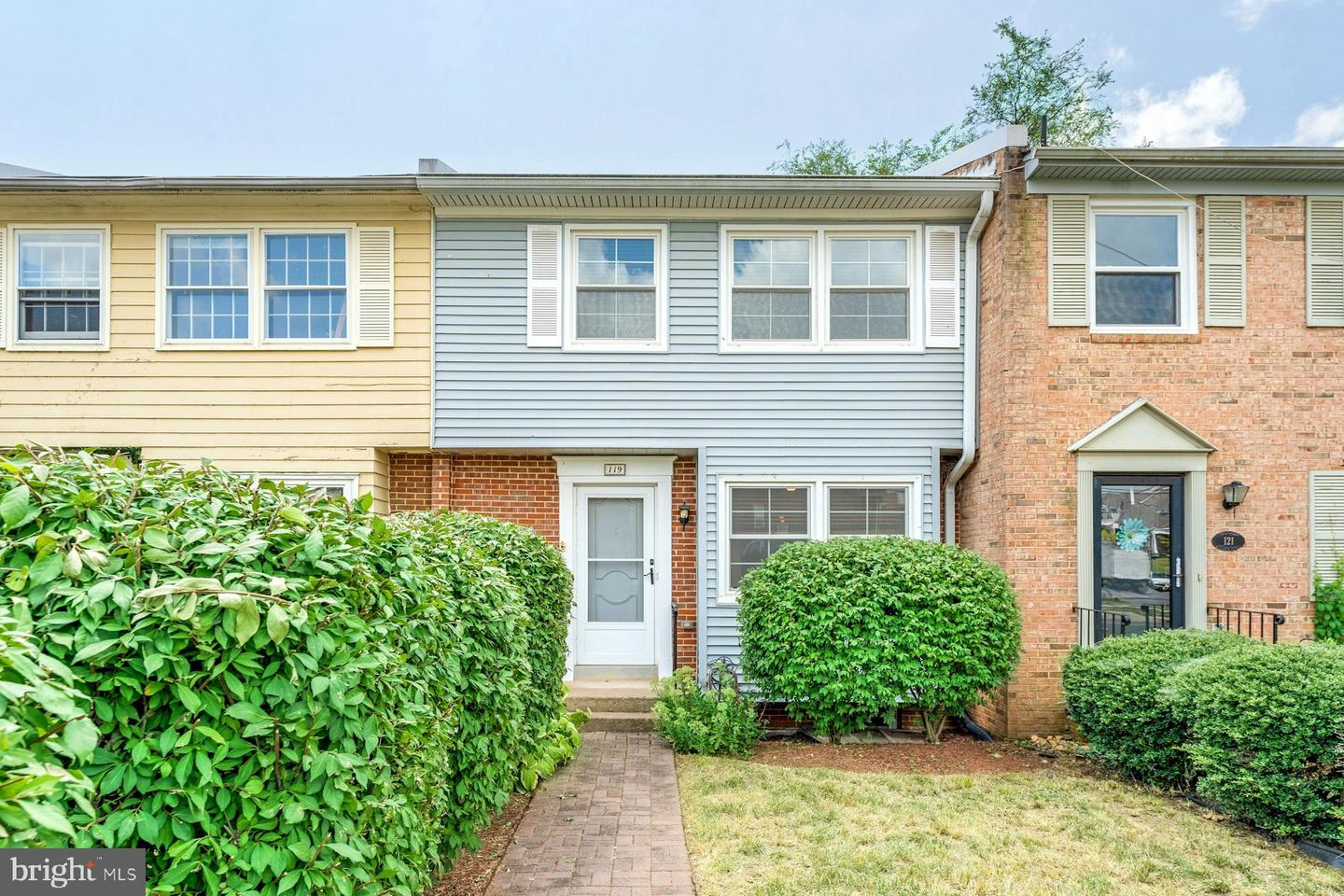 119 DAVIS AVE SW, LEESBURG, Virginia 20175, 4 Bedrooms Bedrooms, ,3 BathroomsBathrooms,Residential,For sale,119 DAVIS AVE SW,VALO2104224 MLS # VALO2104224