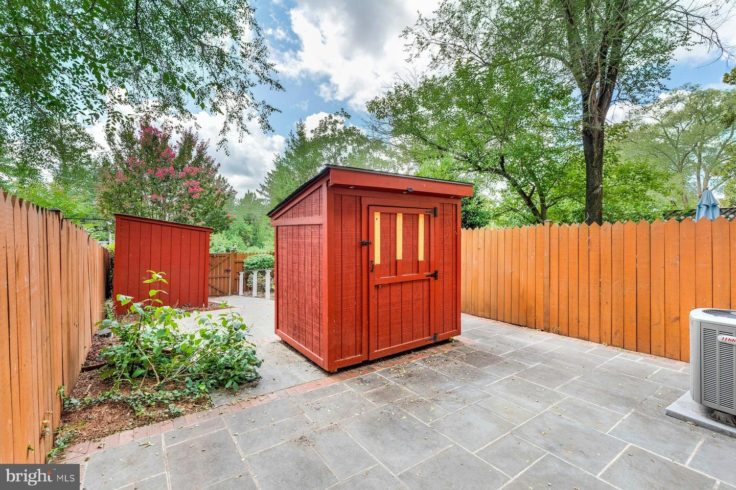 119 DAVIS AVE SW, LEESBURG, Virginia 20175, 4 Bedrooms Bedrooms, ,3 BathroomsBathrooms,Residential,For sale,119 DAVIS AVE SW,VALO2104224 MLS # VALO2104224