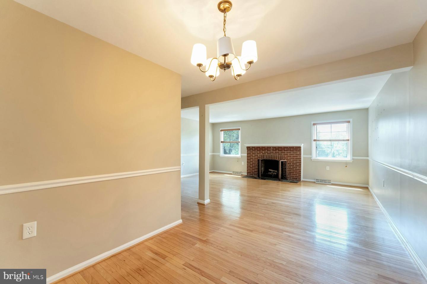 119 DAVIS AVE SW, LEESBURG, Virginia 20175, 4 Bedrooms Bedrooms, ,3 BathroomsBathrooms,Residential,For sale,119 DAVIS AVE SW,VALO2104224 MLS # VALO2104224