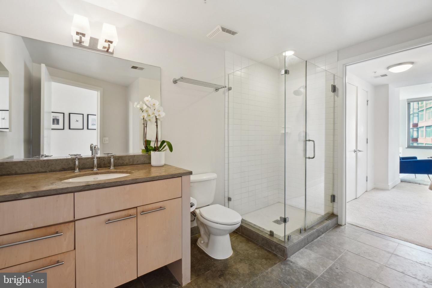 2001 15TH ST N #1008, ARLINGTON, Virginia 22201, 2 Bedrooms Bedrooms, ,2 BathroomsBathrooms,Residential,For sale,2001 15TH ST N #1008,VAAR2062148 MLS # VAAR2062148