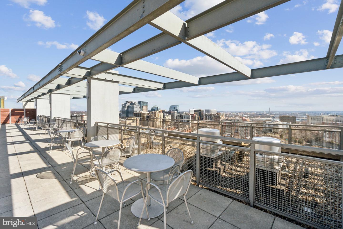 2001 15TH ST N #1008, ARLINGTON, Virginia 22201, 2 Bedrooms Bedrooms, ,2 BathroomsBathrooms,Residential,For sale,2001 15TH ST N #1008,VAAR2062148 MLS # VAAR2062148