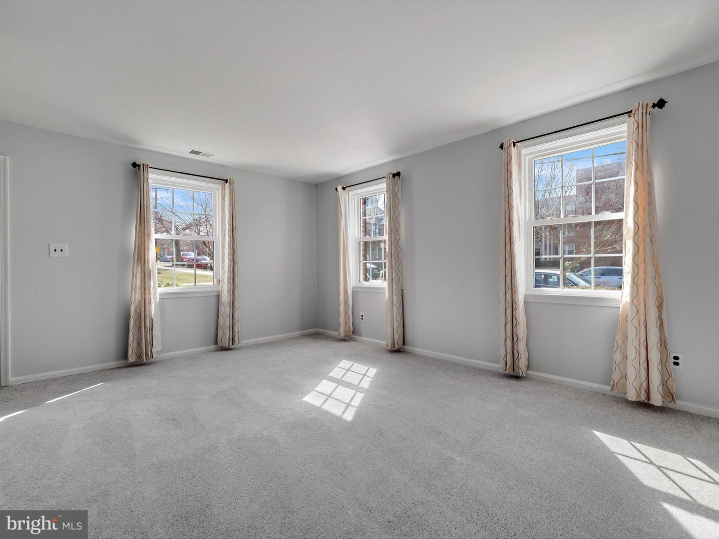 3806 V ST SE #202, WASHINGTON, District Of Columbia 20020, 2 Bedrooms Bedrooms, ,1 BathroomBathrooms,Residential,For sale,3806 V ST SE #202,DCDC2215432 MLS # DCDC2215432