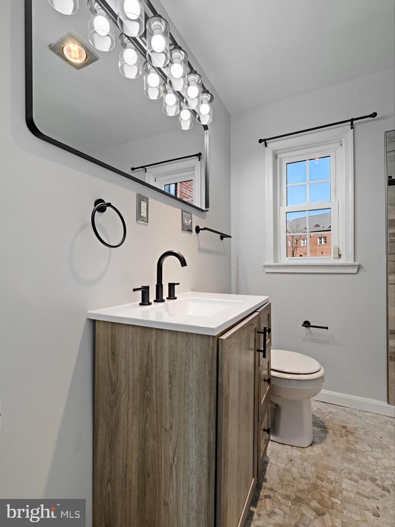 3806 V ST SE #202, WASHINGTON, District Of Columbia 20020, 2 Bedrooms Bedrooms, ,1 BathroomBathrooms,Residential,For sale,3806 V ST SE #202,DCDC2215432 MLS # DCDC2215432
