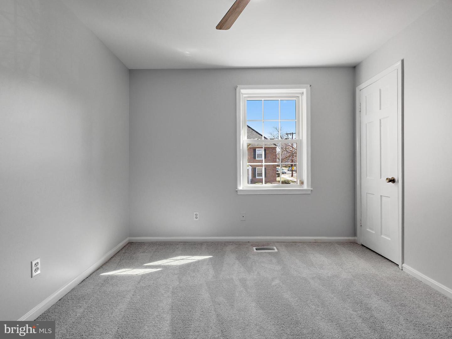 3806 V ST SE #202, WASHINGTON, District Of Columbia 20020, 2 Bedrooms Bedrooms, ,1 BathroomBathrooms,Residential,For sale,3806 V ST SE #202,DCDC2215432 MLS # DCDC2215432