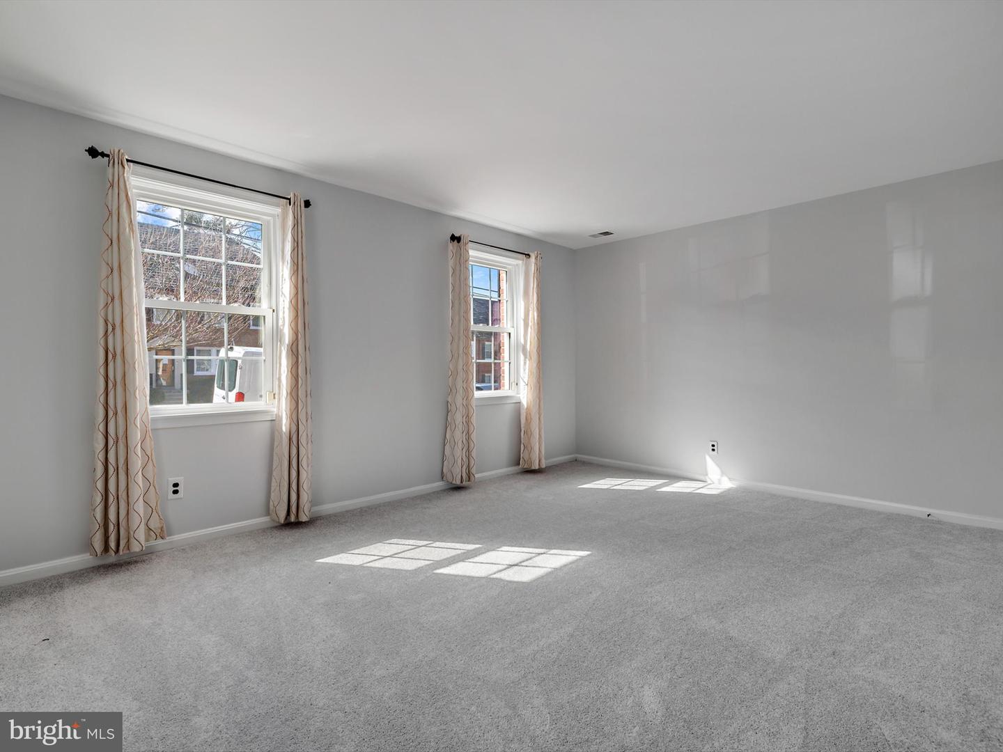 3806 V ST SE #202, WASHINGTON, District Of Columbia 20020, 2 Bedrooms Bedrooms, ,1 BathroomBathrooms,Residential,For sale,3806 V ST SE #202,DCDC2215432 MLS # DCDC2215432