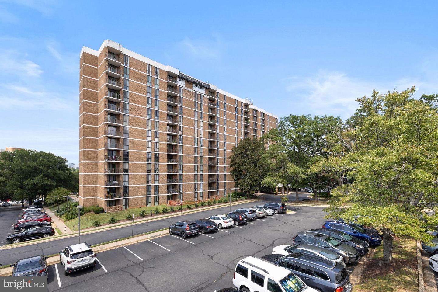 2311 PIMMIT DR #618, FALLS CHURCH, Virginia 22043, 1 Bedroom Bedrooms, ,1 BathroomBathrooms,Residential,For sale,2311 PIMMIT DR #618,VAFX2263120 MLS # VAFX2263120