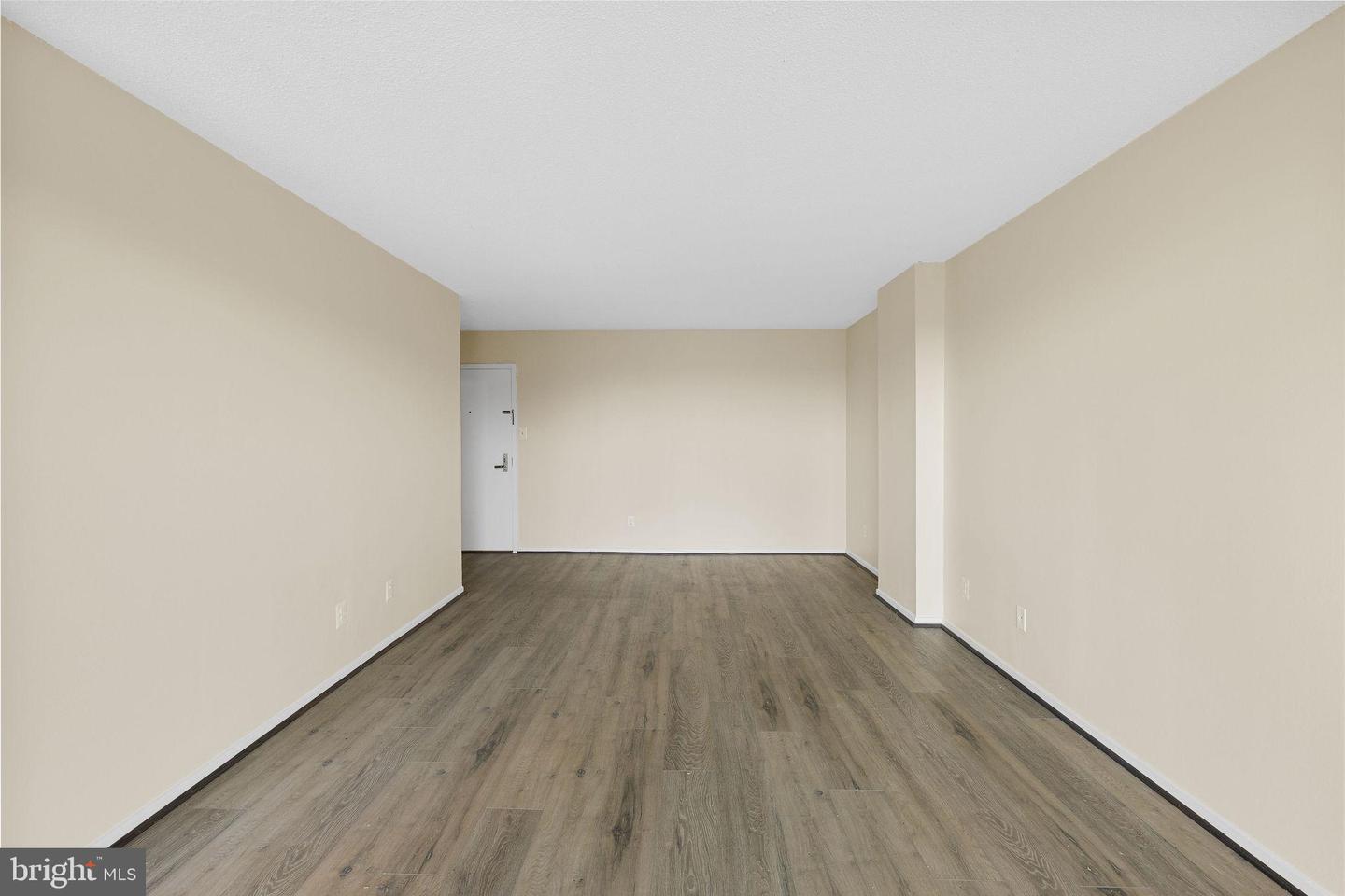 2311 PIMMIT DR #618, FALLS CHURCH, Virginia 22043, 1 Bedroom Bedrooms, ,1 BathroomBathrooms,Residential,For sale,2311 PIMMIT DR #618,VAFX2263120 MLS # VAFX2263120