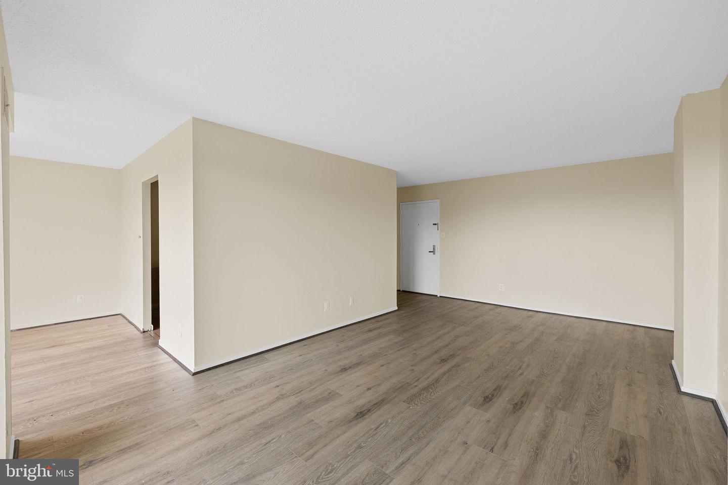 2311 PIMMIT DR #618, FALLS CHURCH, Virginia 22043, 1 Bedroom Bedrooms, ,1 BathroomBathrooms,Residential,For sale,2311 PIMMIT DR #618,VAFX2263120 MLS # VAFX2263120