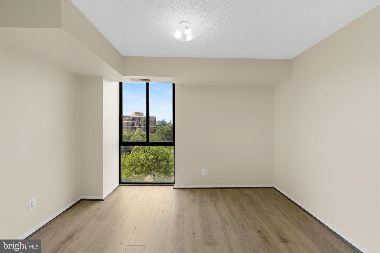 2311 PIMMIT DR #618, FALLS CHURCH, Virginia 22043, 1 Bedroom Bedrooms, ,1 BathroomBathrooms,Residential,For sale,2311 PIMMIT DR #618,VAFX2263120 MLS # VAFX2263120