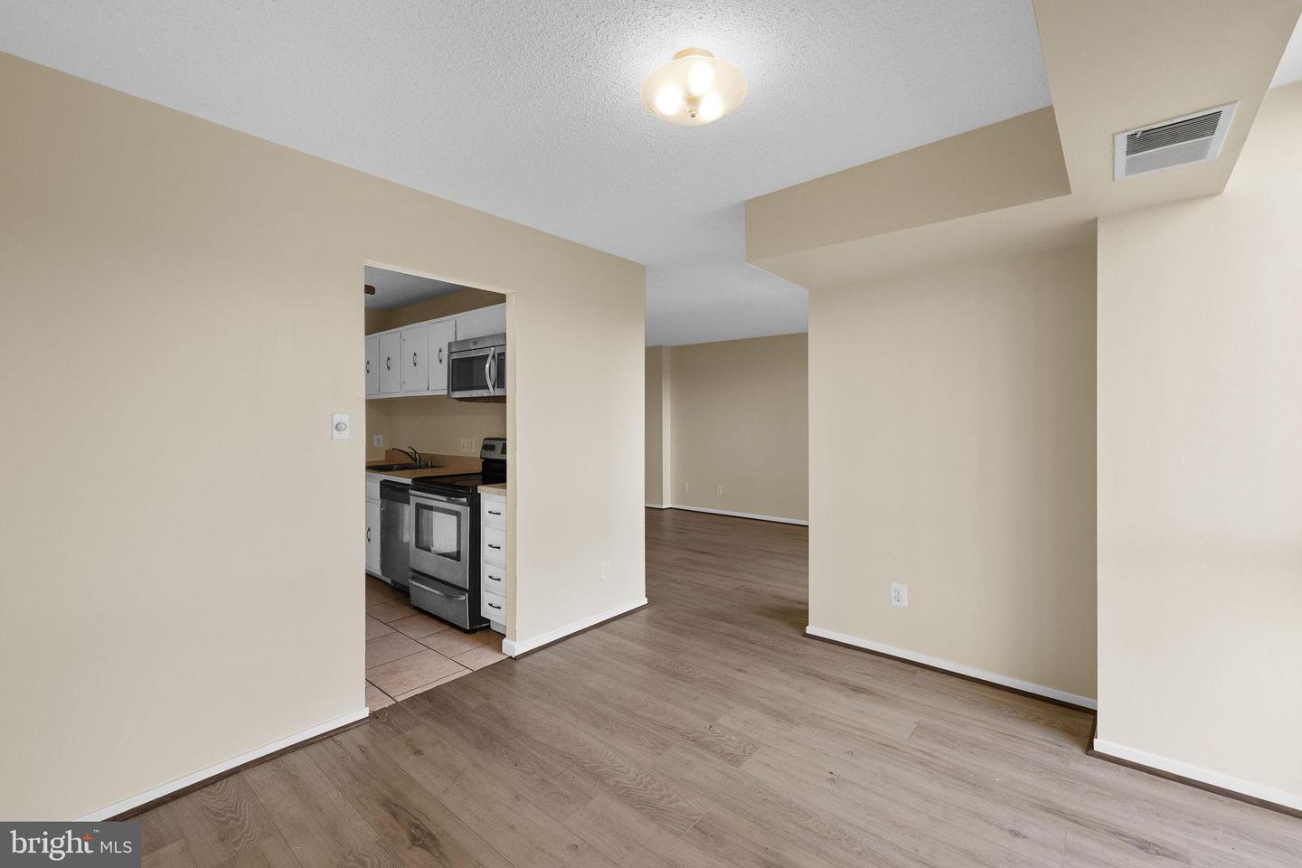 2311 PIMMIT DR #618, FALLS CHURCH, Virginia 22043, 1 Bedroom Bedrooms, ,1 BathroomBathrooms,Residential,For sale,2311 PIMMIT DR #618,VAFX2263120 MLS # VAFX2263120