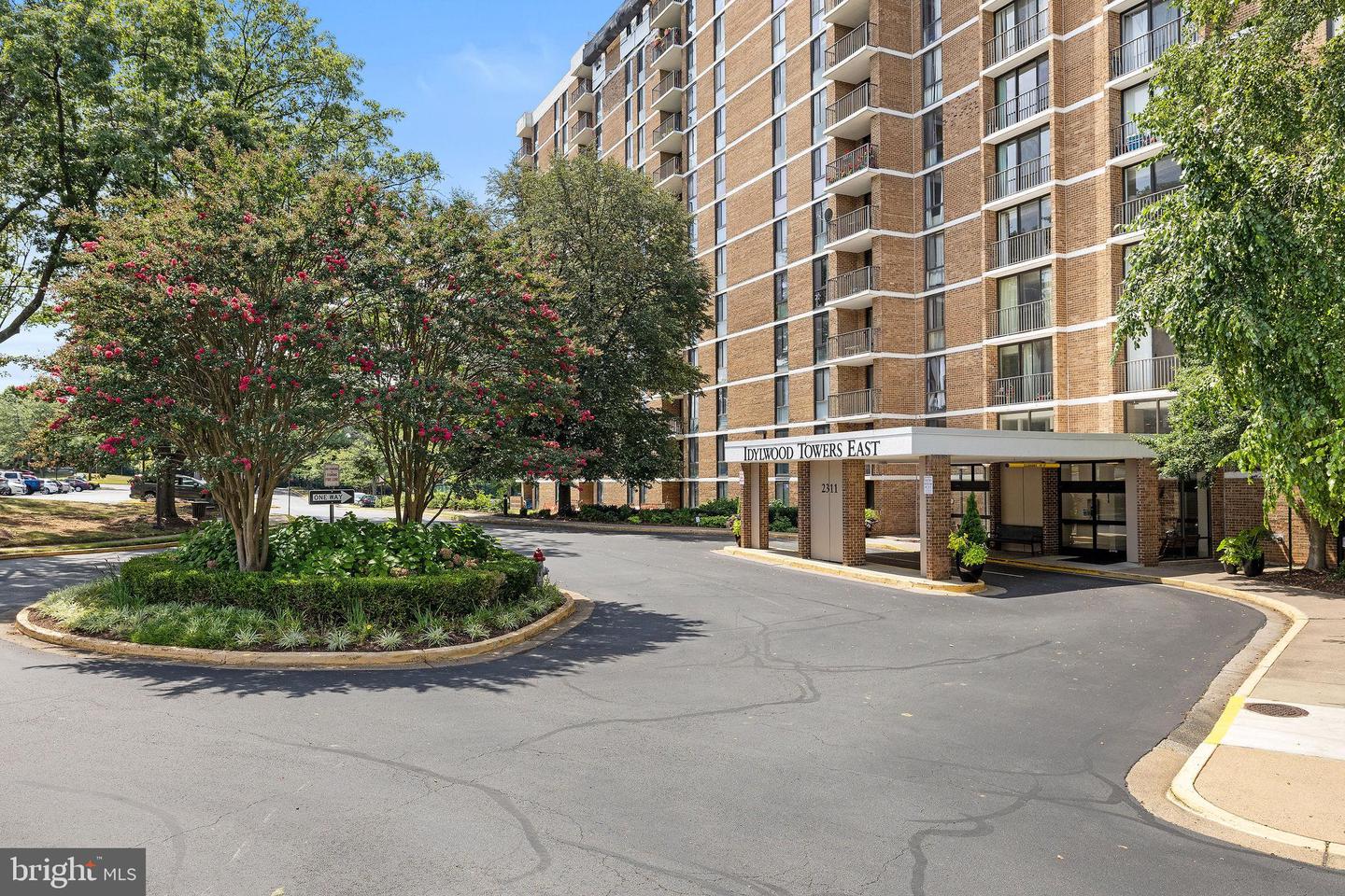 2311 PIMMIT DR #618, FALLS CHURCH, Virginia 22043, 1 Bedroom Bedrooms, ,1 BathroomBathrooms,Residential,For sale,2311 PIMMIT DR #618,VAFX2263120 MLS # VAFX2263120