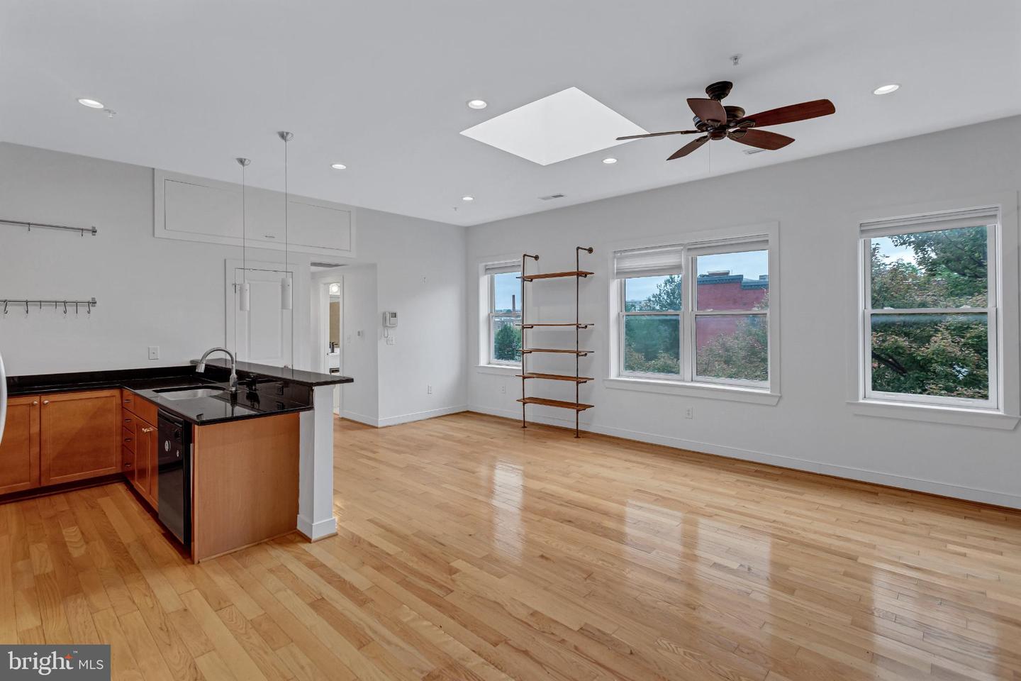 1240 4TH ST NW #300, WASHINGTON, District Of Columbia 20001, 2 Bedrooms Bedrooms, 4 Rooms Rooms,2 BathroomsBathrooms,Residential,For sale,1240 4TH ST NW #300,DCDC2216906 MLS # DCDC2216906