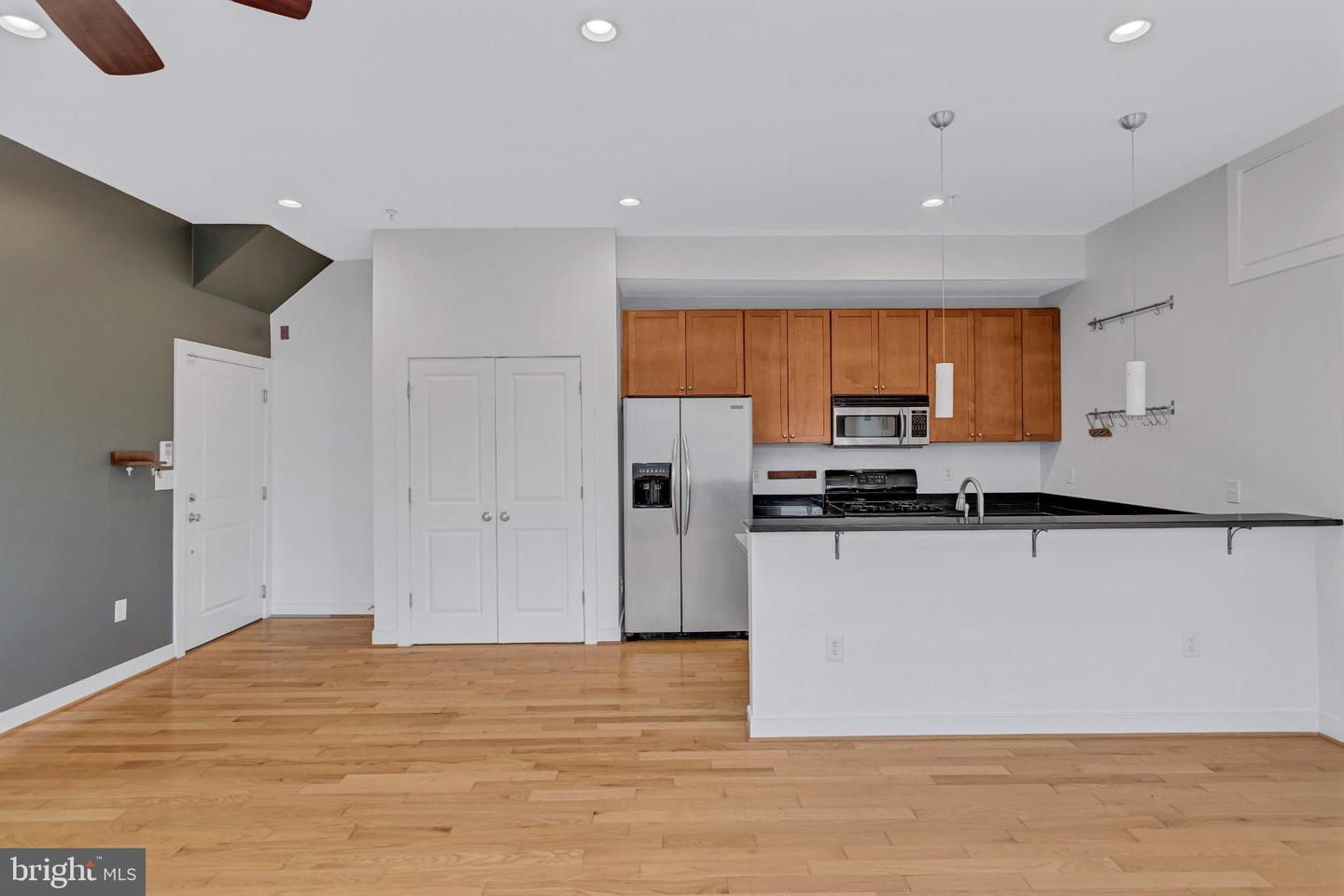 1240 4TH ST NW #300, WASHINGTON, District Of Columbia 20001, 2 Bedrooms Bedrooms, 4 Rooms Rooms,2 BathroomsBathrooms,Residential,For sale,1240 4TH ST NW #300,DCDC2216906 MLS # DCDC2216906