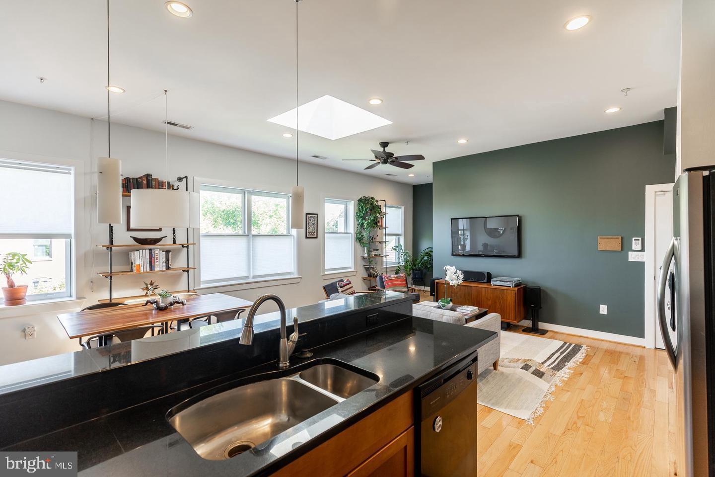 1240 4TH ST NW #300, WASHINGTON, District Of Columbia 20001, 2 Bedrooms Bedrooms, 4 Rooms Rooms,2 BathroomsBathrooms,Residential,For sale,1240 4TH ST NW #300,DCDC2216906 MLS # DCDC2216906