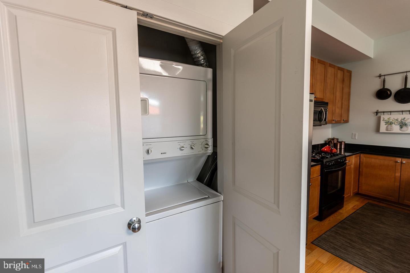 1240 4TH ST NW #300, WASHINGTON, District Of Columbia 20001, 2 Bedrooms Bedrooms, 4 Rooms Rooms,2 BathroomsBathrooms,Residential,For sale,1240 4TH ST NW #300,DCDC2216906 MLS # DCDC2216906
