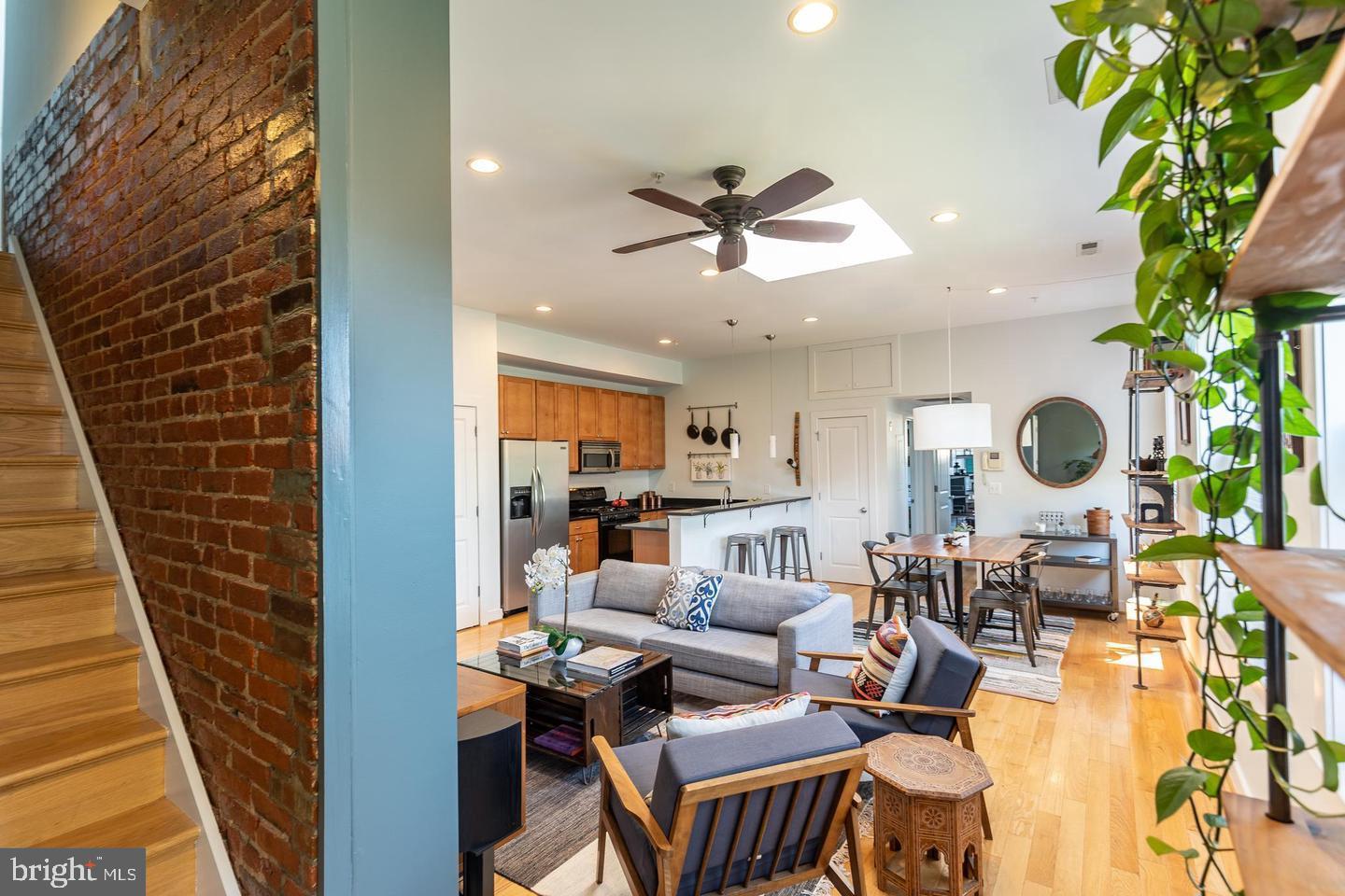 1240 4TH ST NW #300, WASHINGTON, District Of Columbia 20001, 2 Bedrooms Bedrooms, 4 Rooms Rooms,2 BathroomsBathrooms,Residential,For sale,1240 4TH ST NW #300,DCDC2216906 MLS # DCDC2216906