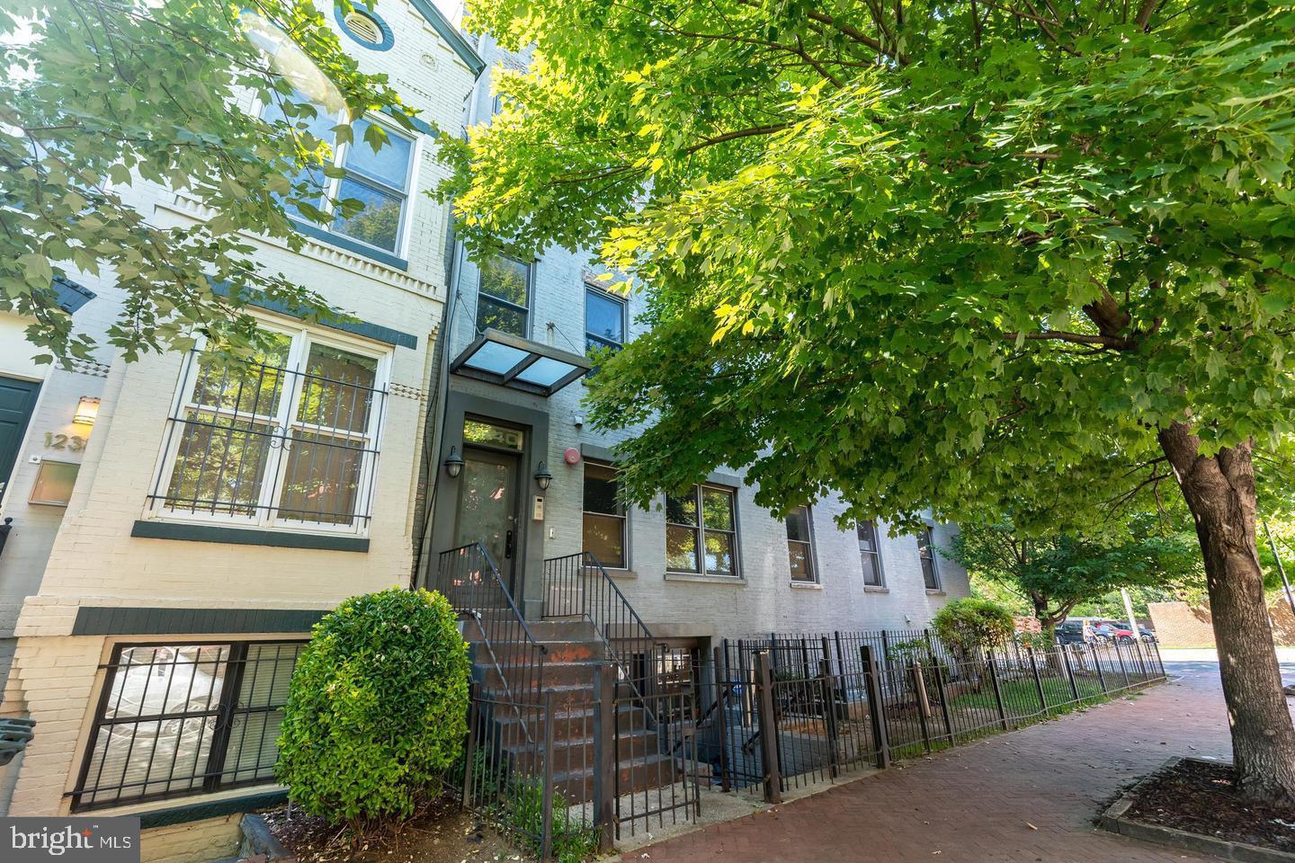 1240 4TH ST NW #300, WASHINGTON, District Of Columbia 20001, 2 Bedrooms Bedrooms, 4 Rooms Rooms,2 BathroomsBathrooms,Residential,For sale,1240 4TH ST NW #300,DCDC2216906 MLS # DCDC2216906