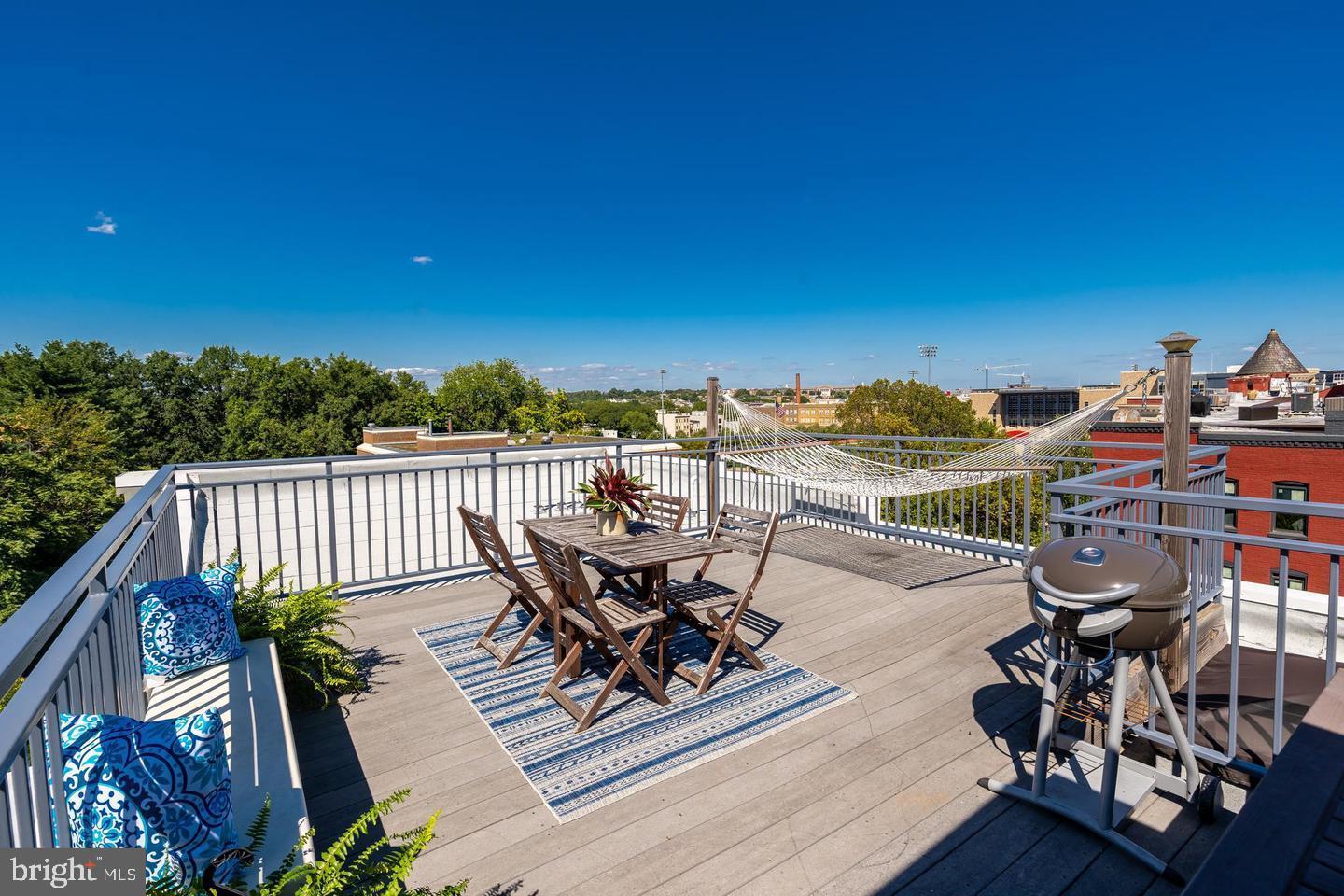 1240 4TH ST NW #300, WASHINGTON, District Of Columbia 20001, 2 Bedrooms Bedrooms, 4 Rooms Rooms,2 BathroomsBathrooms,Residential,For sale,1240 4TH ST NW #300,DCDC2216906 MLS # DCDC2216906