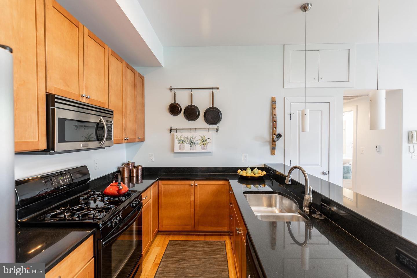 1240 4TH ST NW #300, WASHINGTON, District Of Columbia 20001, 2 Bedrooms Bedrooms, 4 Rooms Rooms,2 BathroomsBathrooms,Residential,For sale,1240 4TH ST NW #300,DCDC2216906 MLS # DCDC2216906