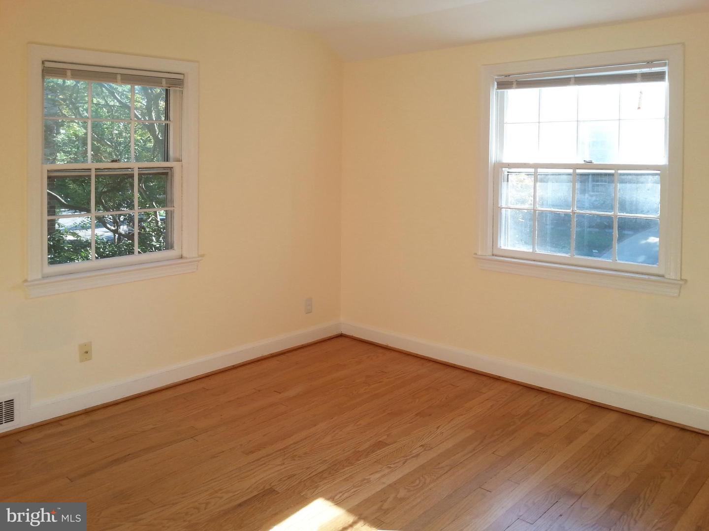 3130 38TH ST NW, WASHINGTON, District Of Columbia 20016, 3 Bedrooms Bedrooms, ,2 BathroomsBathrooms,Residential,For sale,3130 38TH ST NW,DCDC2184812 MLS # DCDC2184812