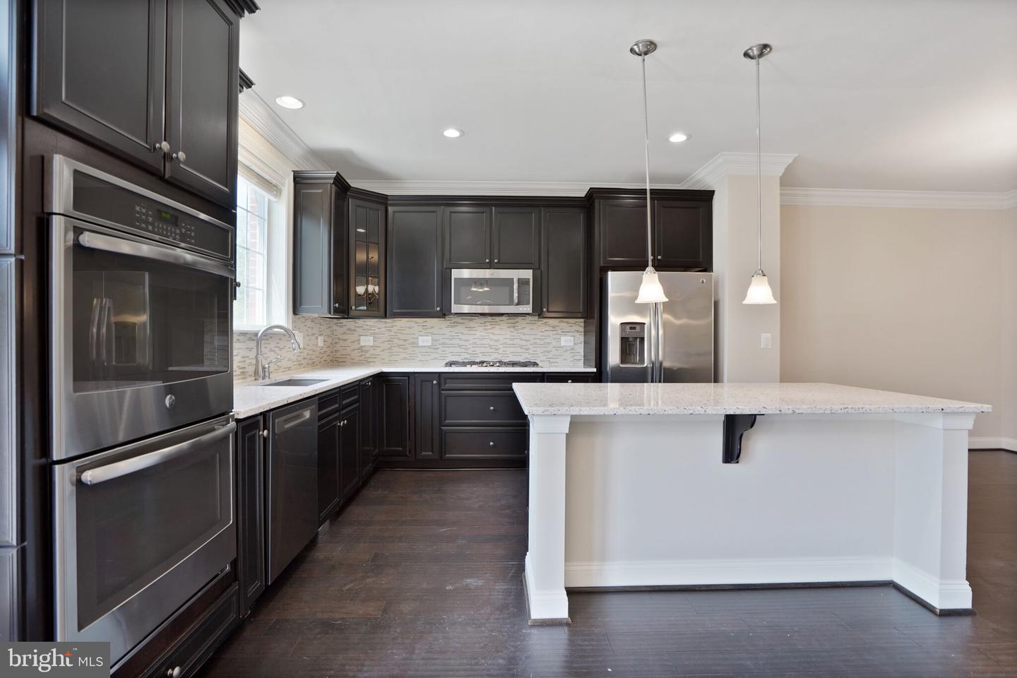 10603 LEGACY LN, FAIRFAX, Virginia 22030, 3 Bedrooms Bedrooms, ,3 BathroomsBathrooms,Residential,For sale,10603 LEGACY LN,VAFC2006600 MLS # VAFC2006600