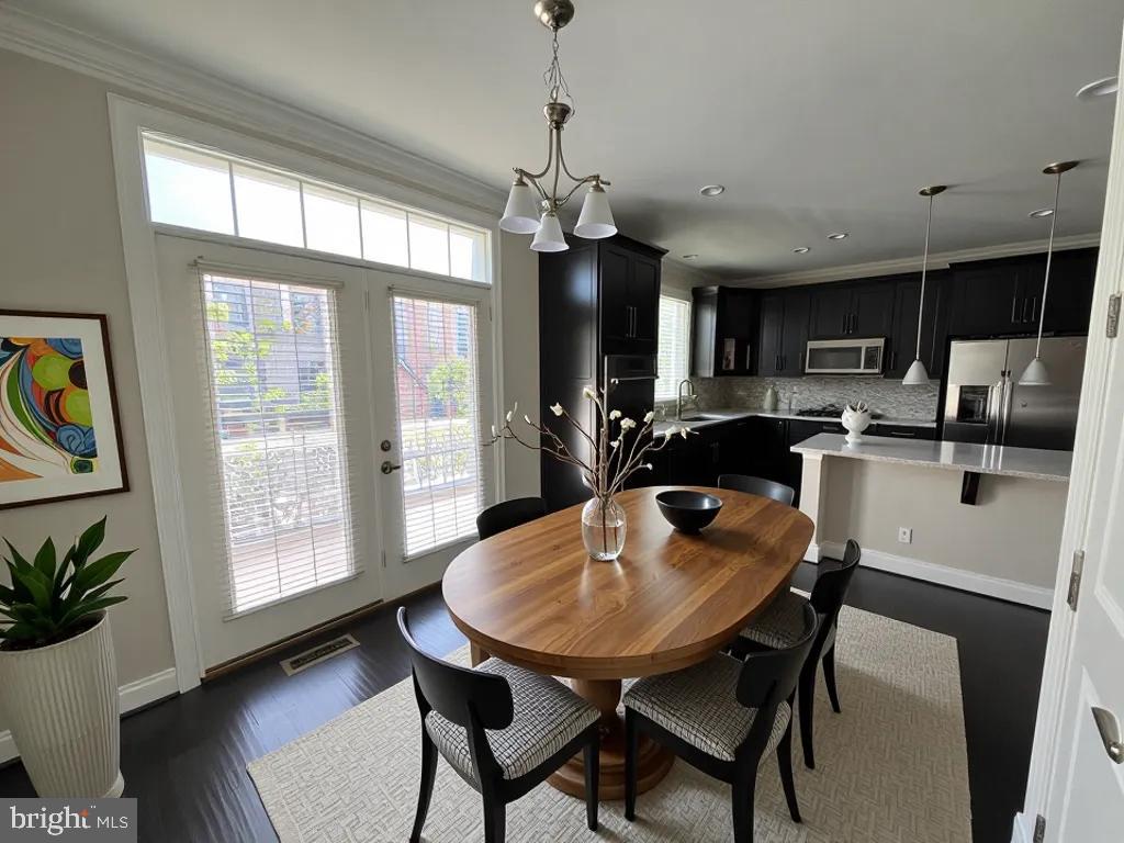 10603 LEGACY LN, FAIRFAX, Virginia 22030, 3 Bedrooms Bedrooms, ,3 BathroomsBathrooms,Residential,For sale,10603 LEGACY LN,VAFC2006600 MLS # VAFC2006600