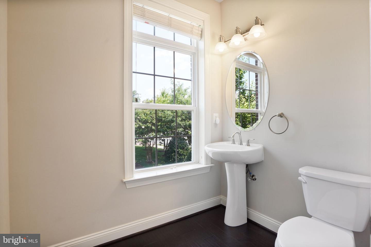 10603 LEGACY LN, FAIRFAX, Virginia 22030, 3 Bedrooms Bedrooms, ,3 BathroomsBathrooms,Residential,For sale,10603 LEGACY LN,VAFC2006600 MLS # VAFC2006600