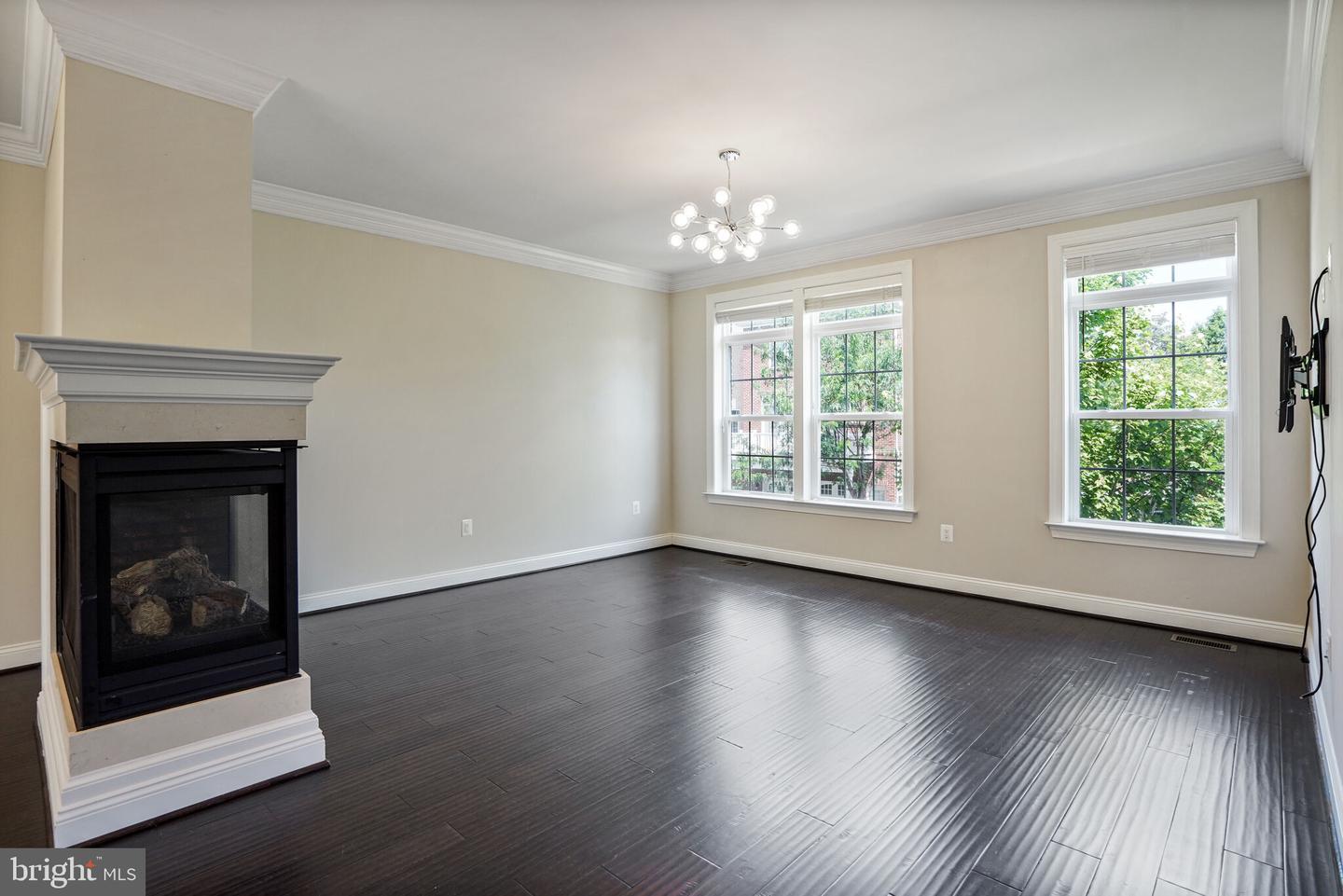 10603 LEGACY LN, FAIRFAX, Virginia 22030, 3 Bedrooms Bedrooms, ,3 BathroomsBathrooms,Residential,For sale,10603 LEGACY LN,VAFC2006600 MLS # VAFC2006600