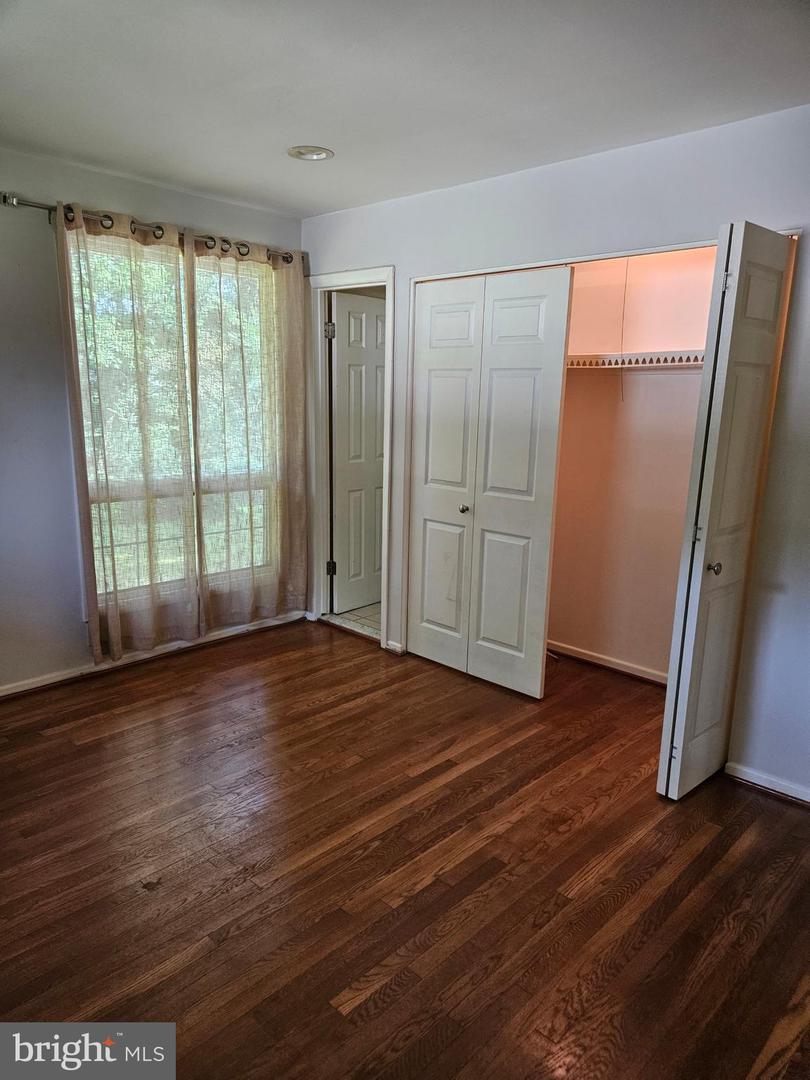 2653 BOWLING GREEN DR, VIENNA, Virginia 22180, 4 Bedrooms Bedrooms, ,3 BathroomsBathrooms,Residential,For sale,2653 BOWLING GREEN DR,VAFX2262252 MLS # VAFX2262252