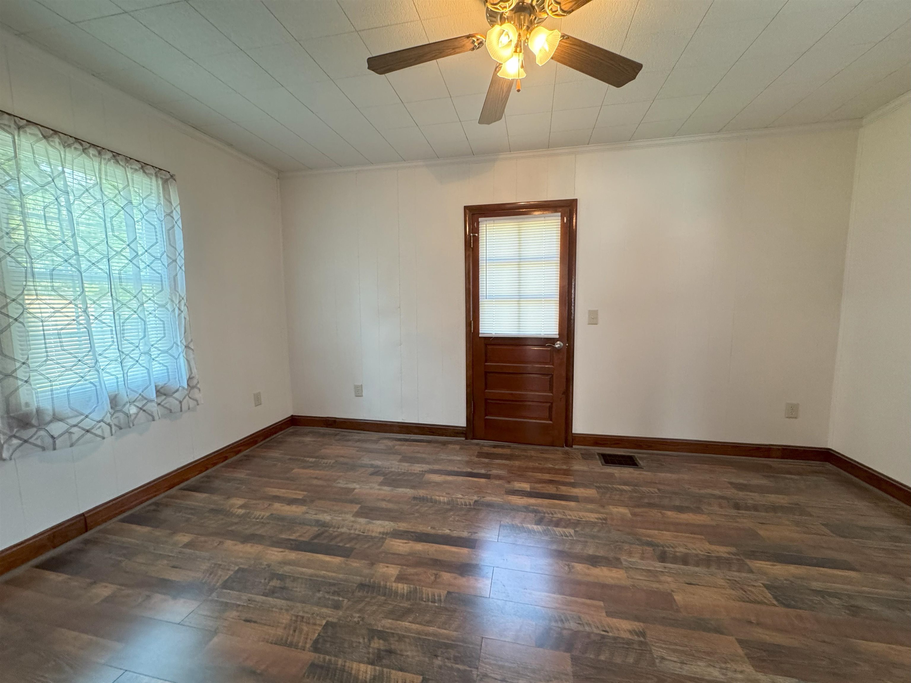 135 N CENTRAL AVE, CRAIGSVILLE, Virginia 24430, 3 Bedrooms Bedrooms, ,2 BathroomsBathrooms,Residential,135 N CENTRAL AVE,668266 MLS # 668266