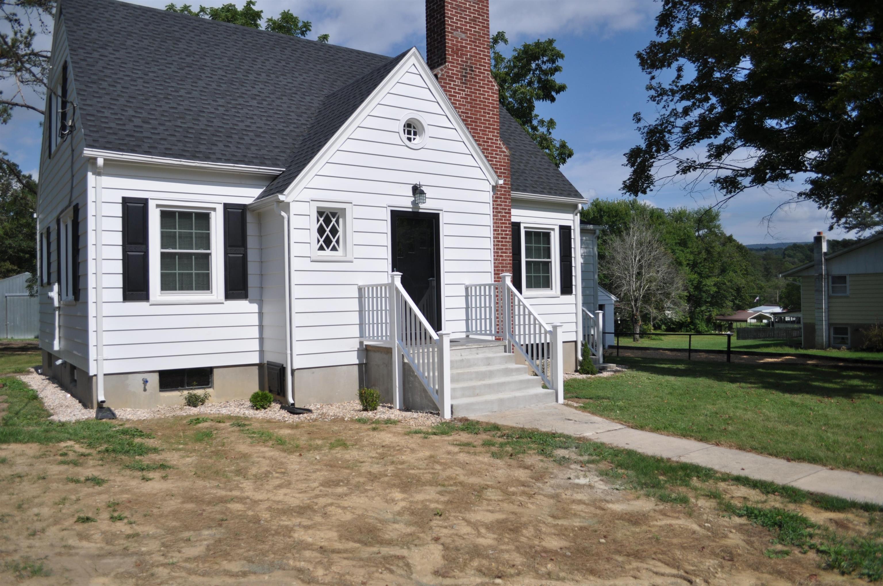 135 N CENTRAL AVE, CRAIGSVILLE, Virginia 24430, 3 Bedrooms Bedrooms, ,2 BathroomsBathrooms,Residential,135 N CENTRAL AVE,668266 MLS # 668266