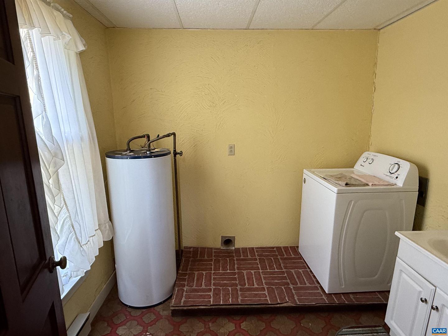 5609 NEW LINE RD, GUM SPRING, Virginia 23065, 3 Bedrooms Bedrooms, ,1 BathroomBathrooms,Residential,For sale,5609 NEW LINE RD,668265 MLS # 668265