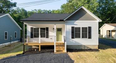 1019 FRYE ST, WAYNESBORO, Virginia 22980, 3 Bedrooms Bedrooms, ,2 BathroomsBathrooms,Residential,1019 FRYE ST,665836 MLS # 665836