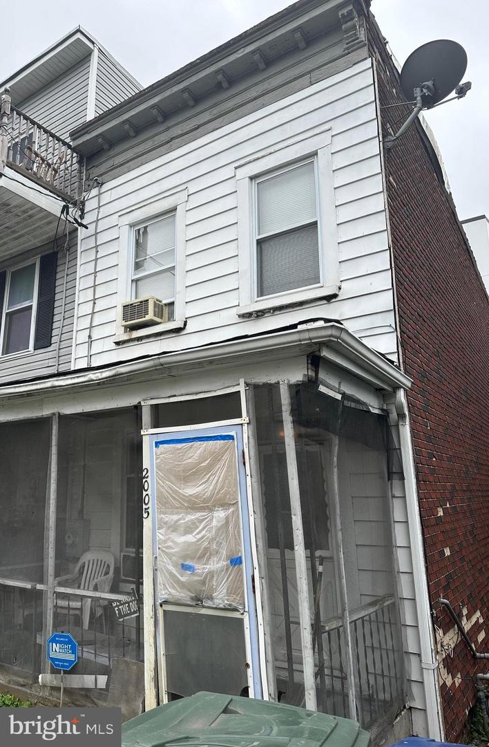 2005 FAIRLAWN AVE SE, WASHINGTON, District Of Columbia 20020, 2 Bedrooms Bedrooms, ,1 BathroomBathrooms,Residential,For sale,2005 FAIRLAWN AVE SE,DCDC2207086 MLS # DCDC2207086