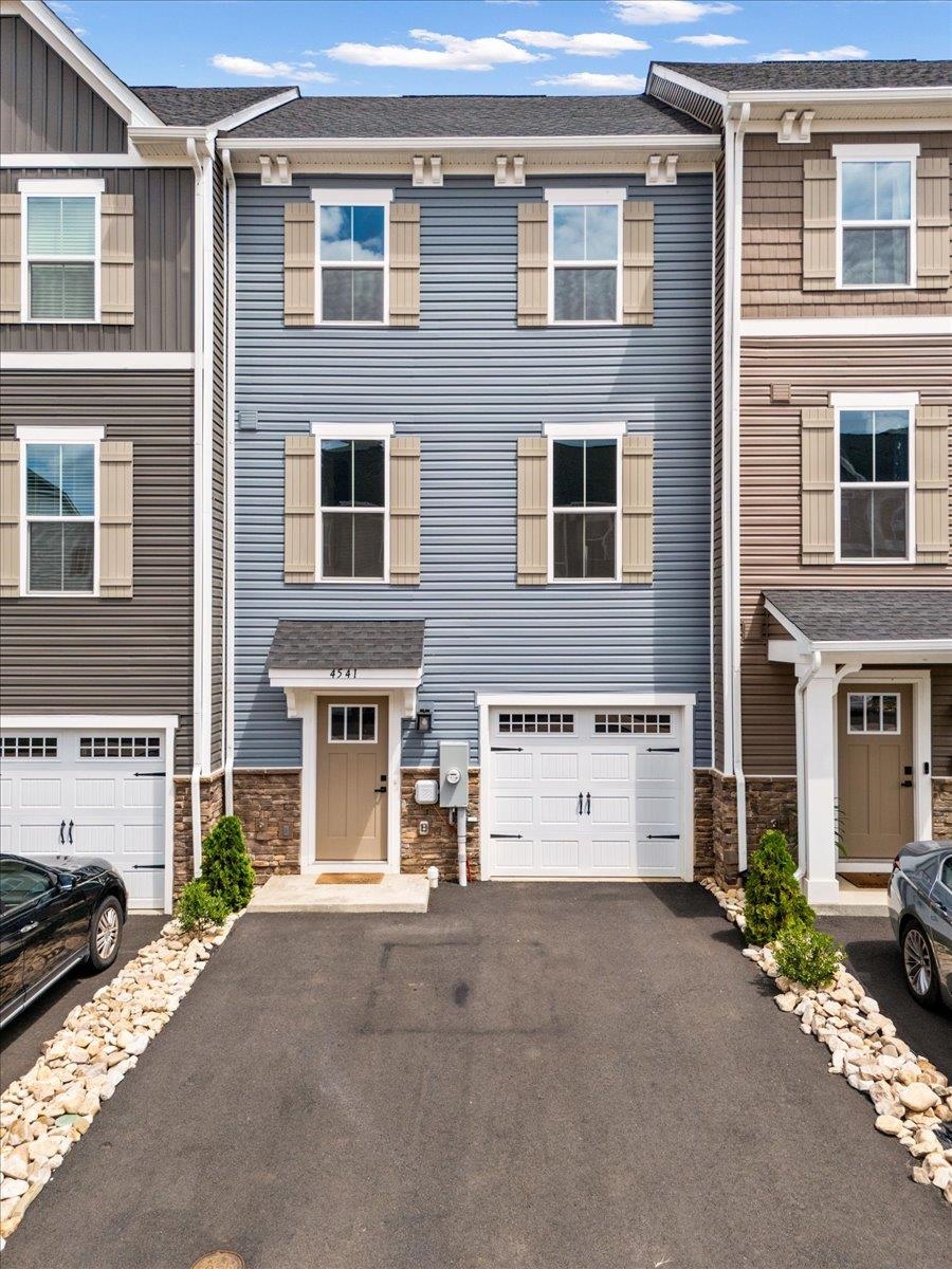 4541 DRYSDALE ST, ROCKINGHAM, Virginia 22801, 3 Bedrooms Bedrooms, ,2 BathroomsBathrooms,Residential,4541 DRYSDALE ST,668270 MLS # 668270
