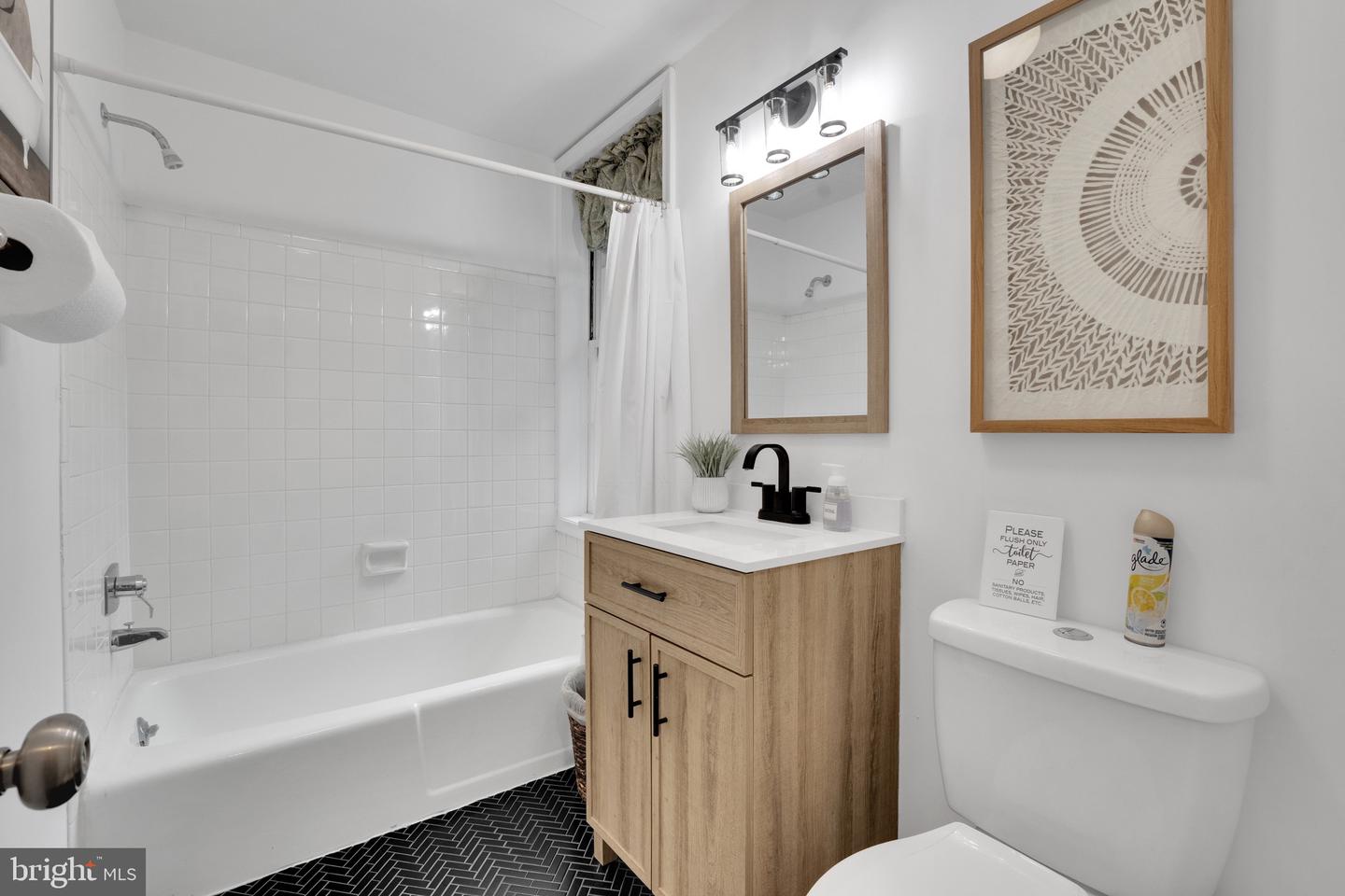 117 S SAINT ASAPH ST, ALEXANDRIA, Virginia 22314, 5 Bedrooms Bedrooms, ,3 BathroomsBathrooms,Residential,For sale,117 S SAINT ASAPH ST,VAAX2048788 MLS # VAAX2048788