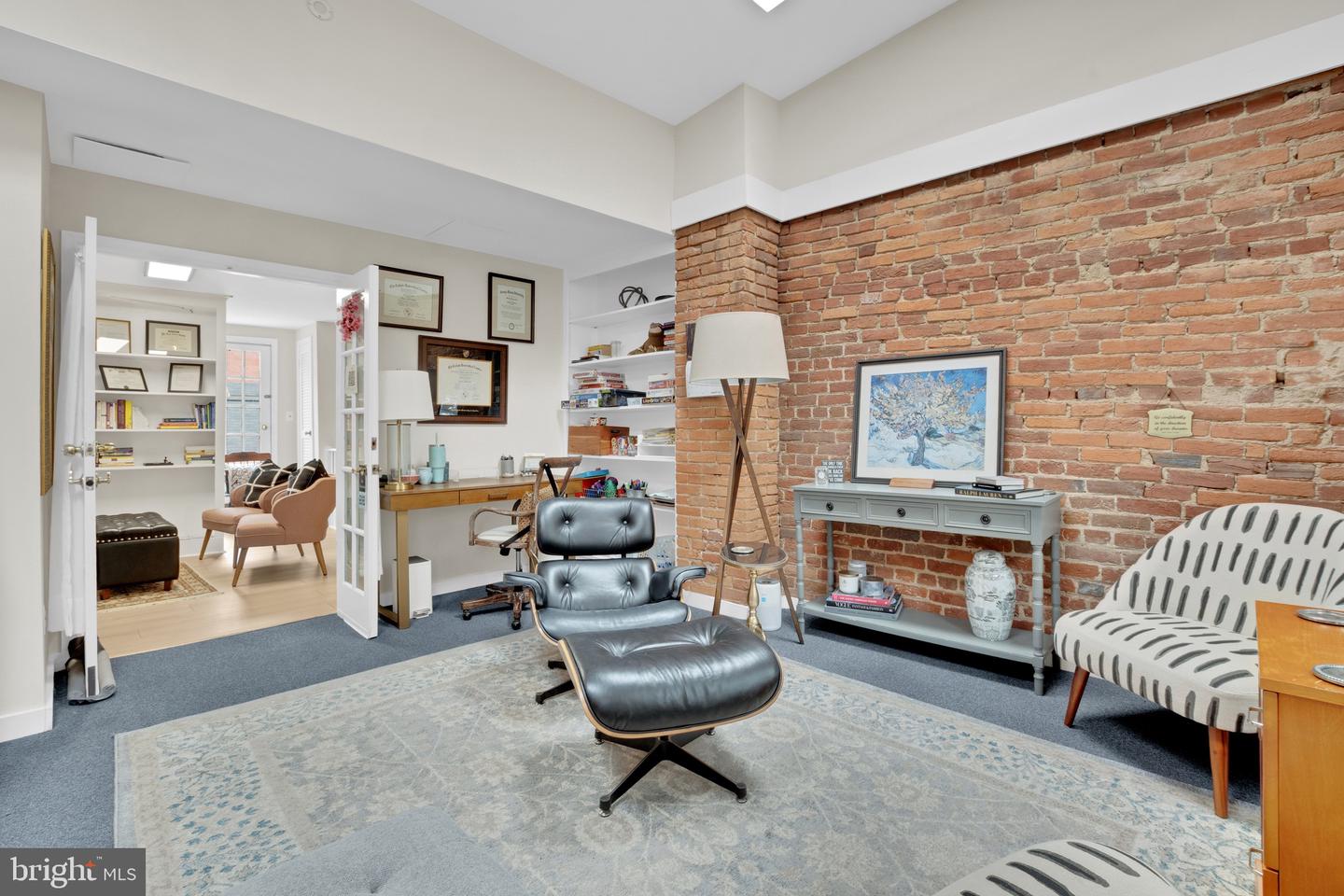 117 S SAINT ASAPH ST, ALEXANDRIA, Virginia 22314, 5 Bedrooms Bedrooms, ,3 BathroomsBathrooms,Residential,For sale,117 S SAINT ASAPH ST,VAAX2048788 MLS # VAAX2048788