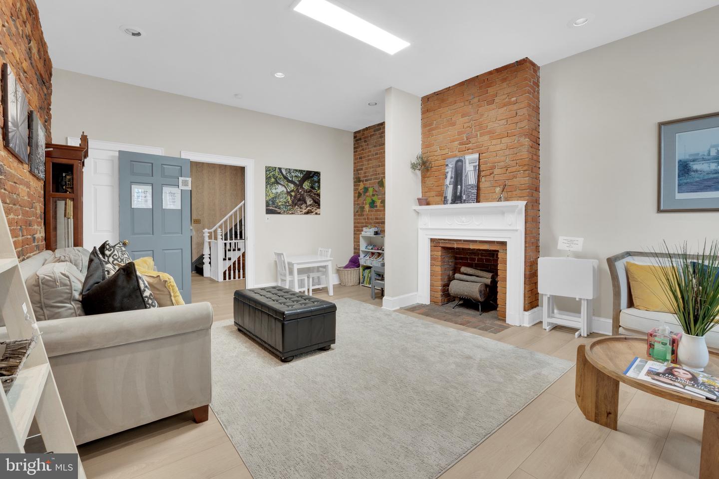 117 S SAINT ASAPH ST, ALEXANDRIA, Virginia 22314, 5 Bedrooms Bedrooms, ,3 BathroomsBathrooms,Residential,For sale,117 S SAINT ASAPH ST,VAAX2048788 MLS # VAAX2048788