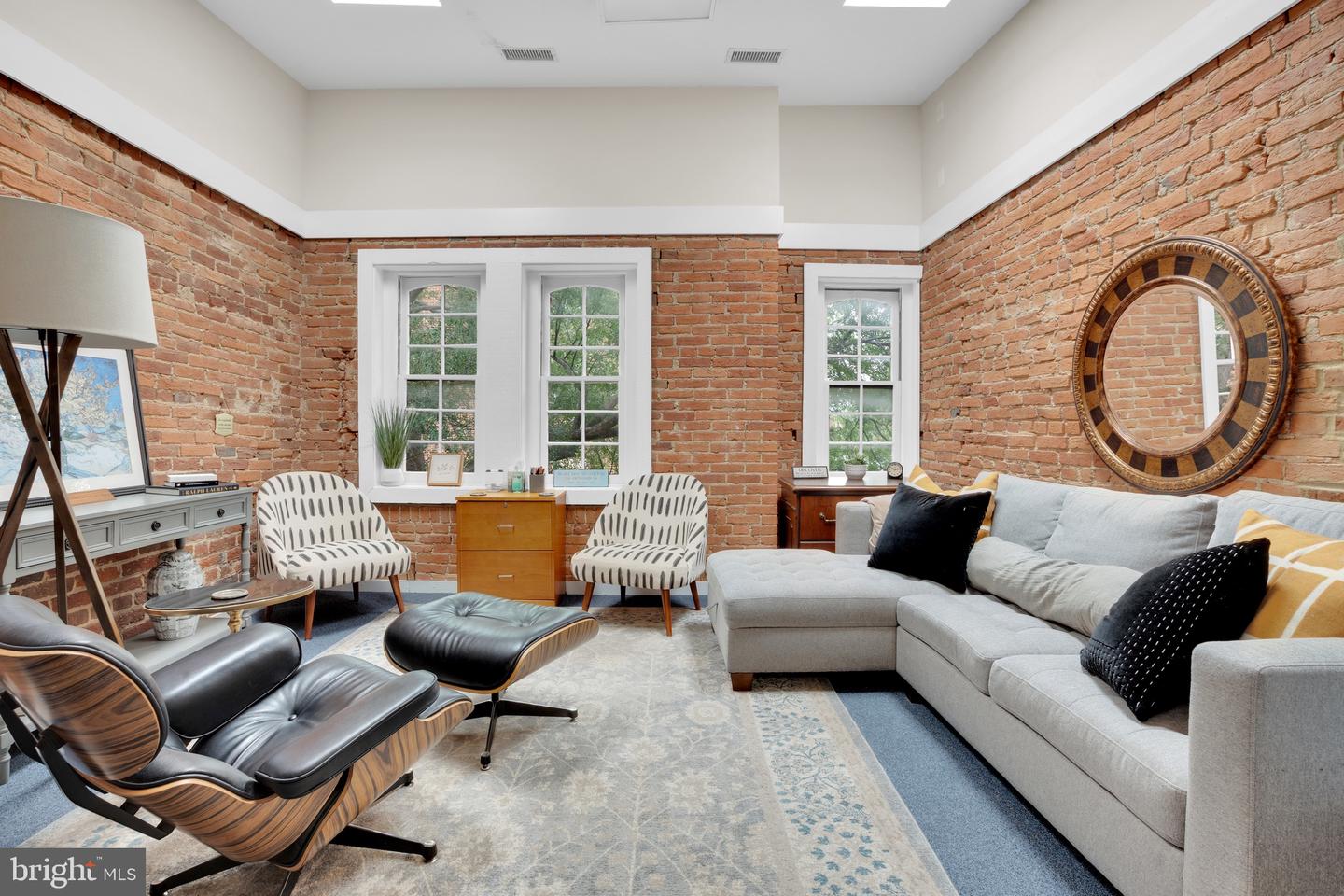 117 S SAINT ASAPH ST, ALEXANDRIA, Virginia 22314, 5 Bedrooms Bedrooms, ,3 BathroomsBathrooms,Residential,For sale,117 S SAINT ASAPH ST,VAAX2048788 MLS # VAAX2048788