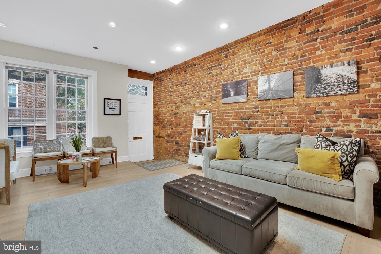117 S SAINT ASAPH ST, ALEXANDRIA, Virginia 22314, 5 Bedrooms Bedrooms, ,3 BathroomsBathrooms,Residential,For sale,117 S SAINT ASAPH ST,VAAX2048788 MLS # VAAX2048788