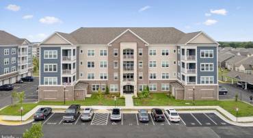 21630 HAWKSBILL HIGH CIR #302, STERLING, Virginia 20164, 3 Bedrooms Bedrooms, ,2 BathroomsBathrooms,Residential,For sale,21630 HAWKSBILL HIGH CIR #302,VALO2104984 MLS # VALO2104984