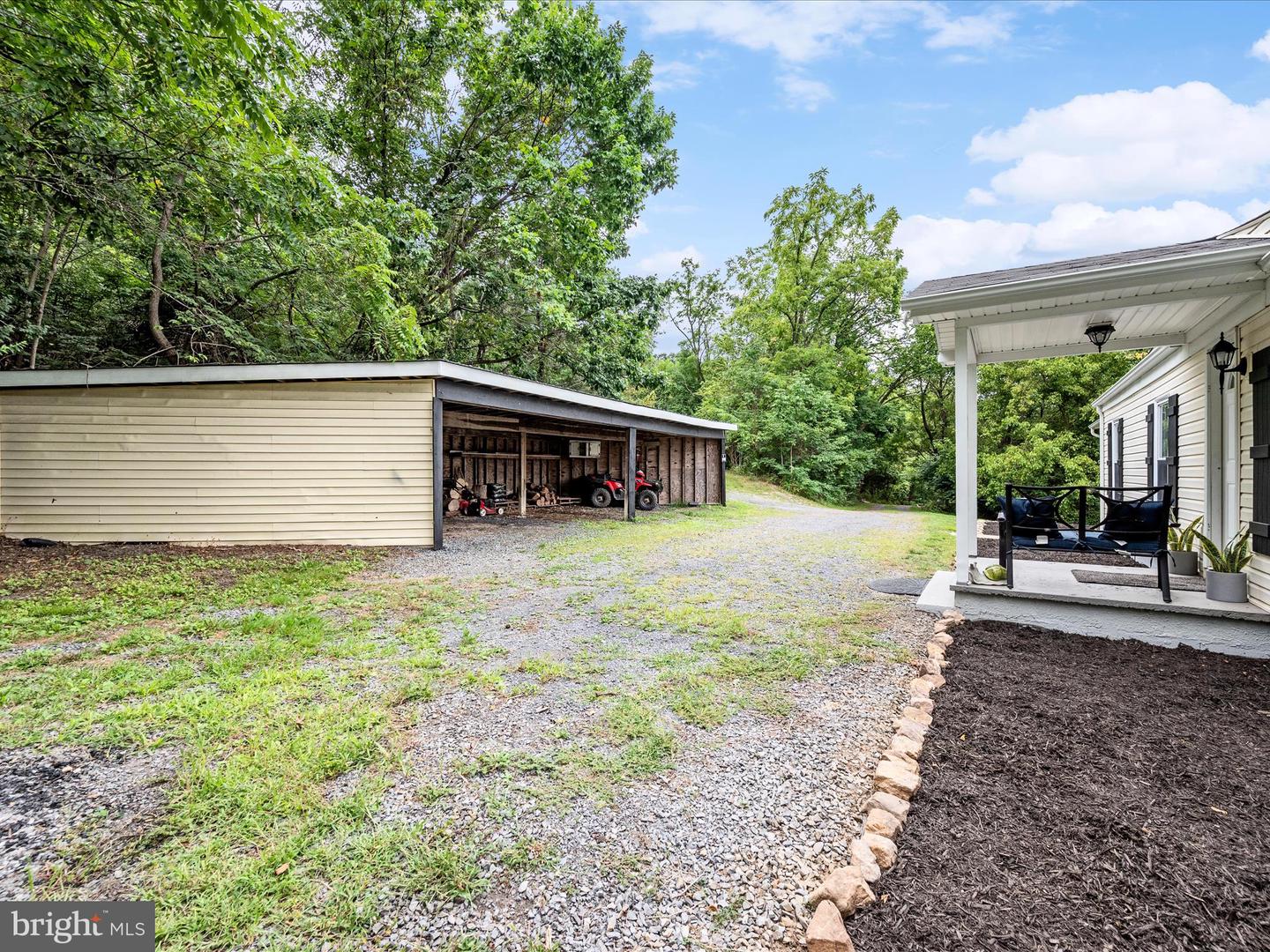 2757 E LEE HWY, NEW MARKET, Virginia 22844, 3 Bedrooms Bedrooms, ,3 BathroomsBathrooms,Residential,For sale,2757 E LEE HWY,VASH2012310 MLS # VASH2012310