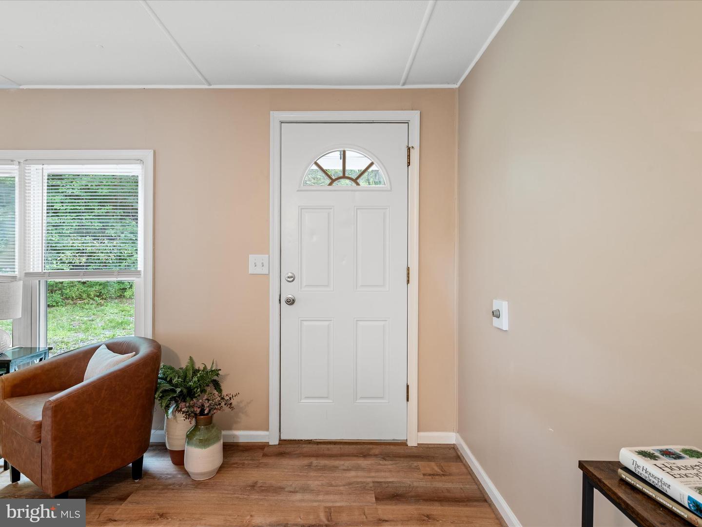 2757 E LEE HWY, NEW MARKET, Virginia 22844, 3 Bedrooms Bedrooms, ,3 BathroomsBathrooms,Residential,For sale,2757 E LEE HWY,VASH2012310 MLS # VASH2012310