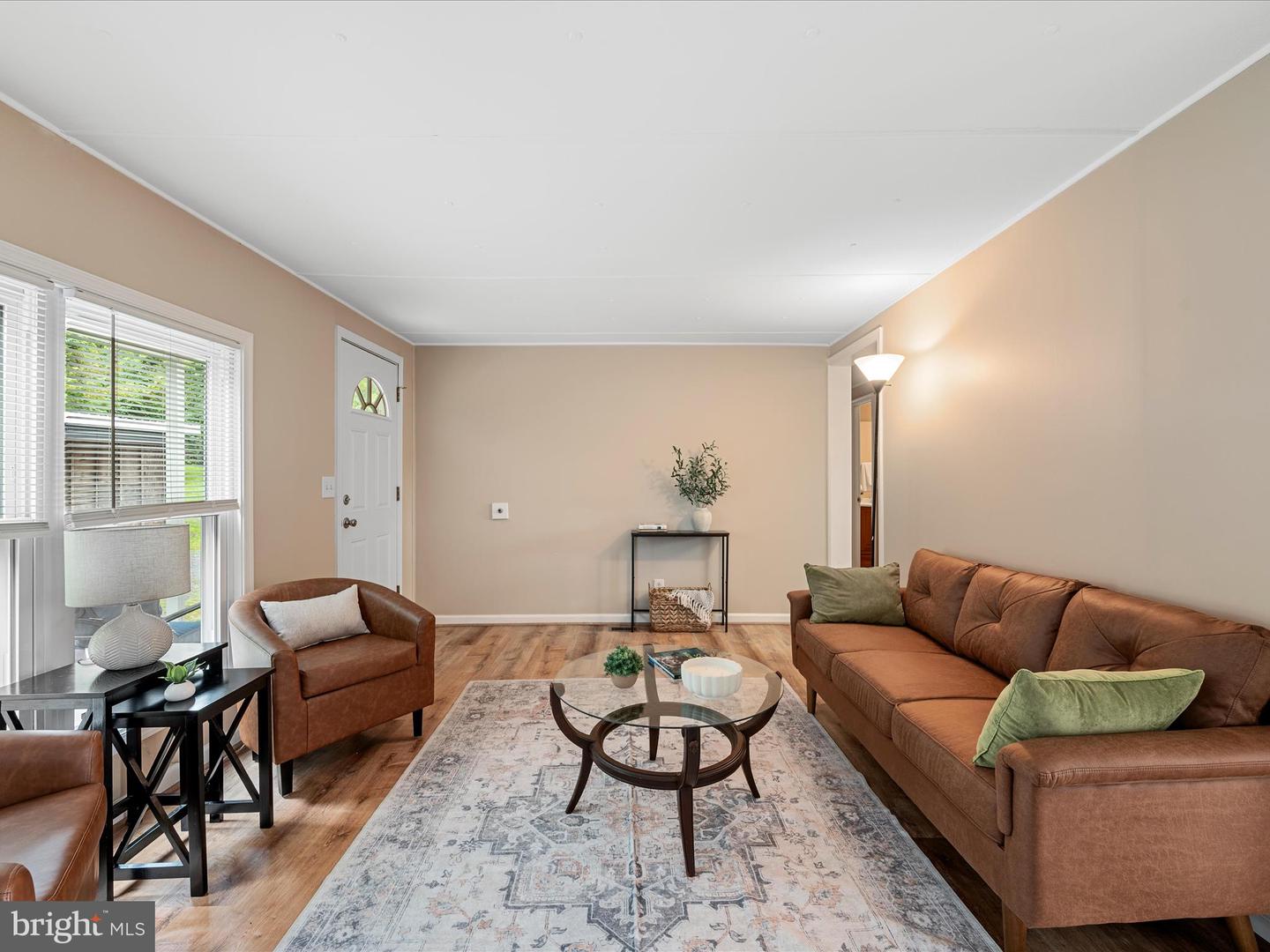 2757 E LEE HWY, NEW MARKET, Virginia 22844, 3 Bedrooms Bedrooms, ,3 BathroomsBathrooms,Residential,For sale,2757 E LEE HWY,VASH2012310 MLS # VASH2012310