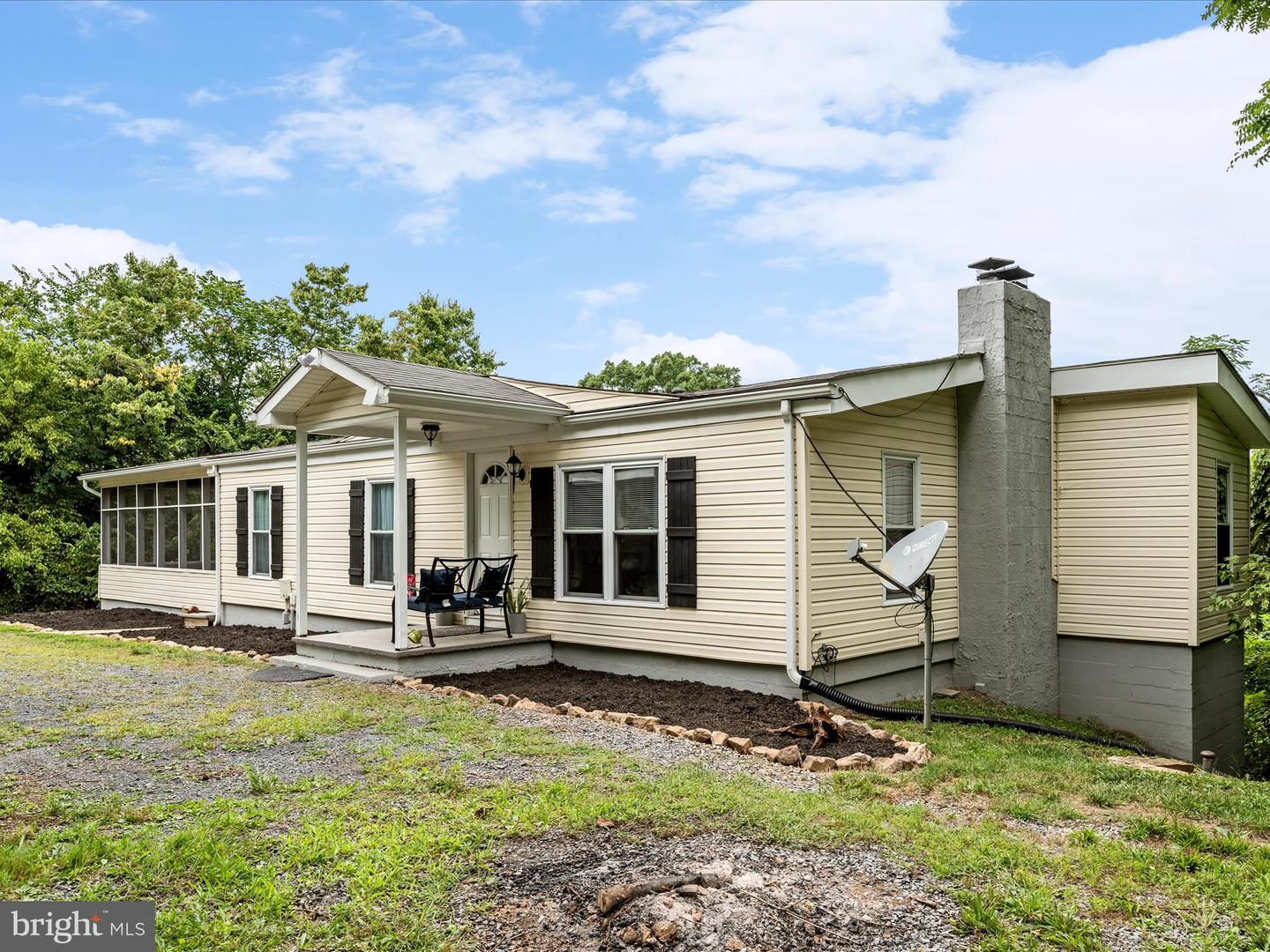 2757 E LEE HWY, NEW MARKET, Virginia 22844, 3 Bedrooms Bedrooms, ,3 BathroomsBathrooms,Residential,For sale,2757 E LEE HWY,VASH2012310 MLS # VASH2012310