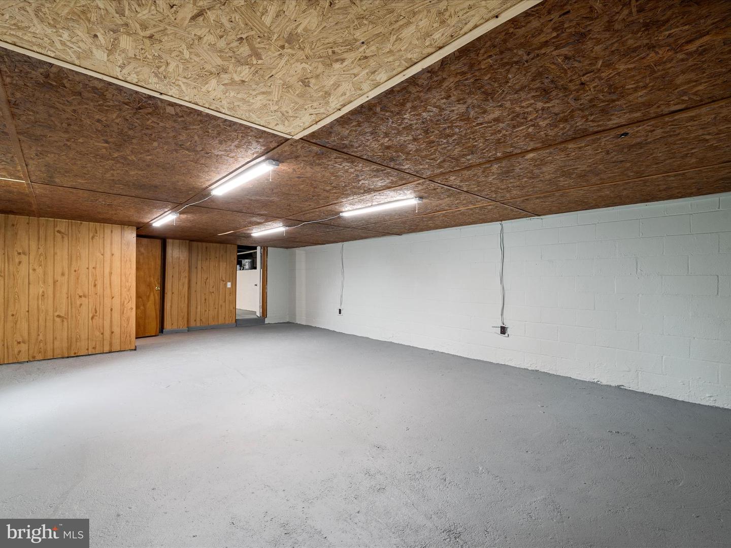 2757 E LEE HWY, NEW MARKET, Virginia 22844, 3 Bedrooms Bedrooms, ,3 BathroomsBathrooms,Residential,For sale,2757 E LEE HWY,VASH2012310 MLS # VASH2012310